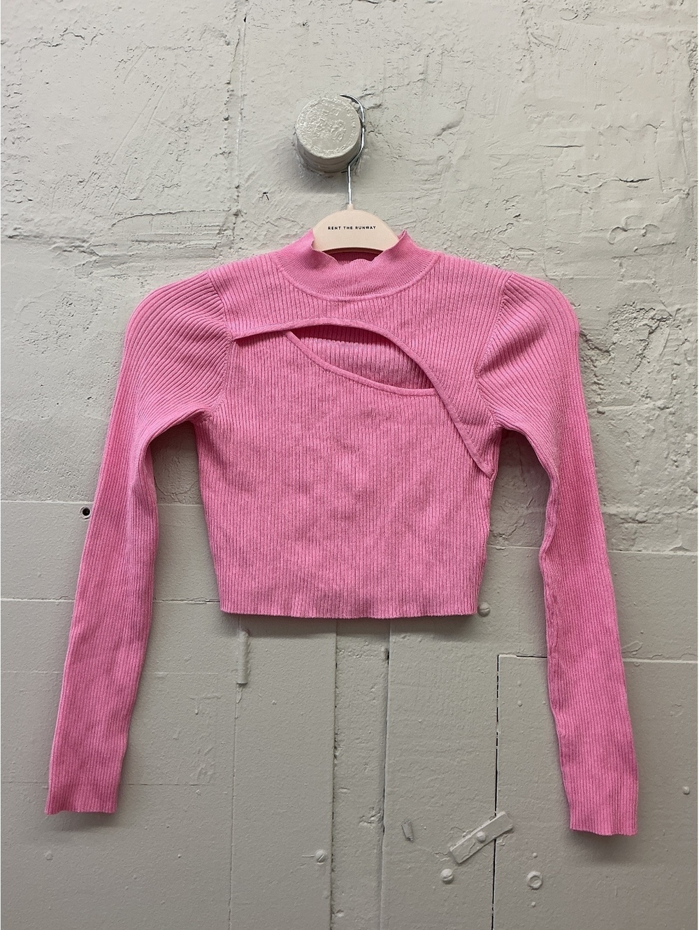 Bayse Pink Ribbed Cutout Long Sleeve Crop Top